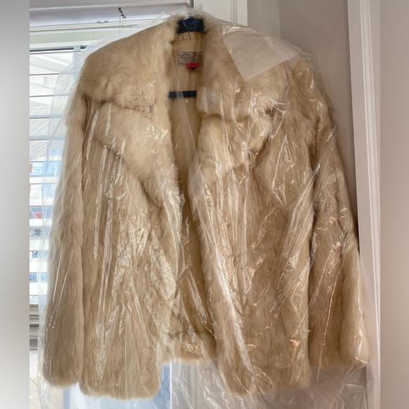 Fur Coat - Picture 2 of 3